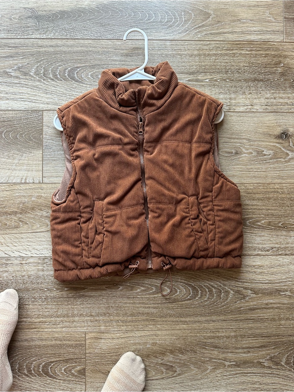 Women’s cropped Corduroy Puffer Vest - Brown